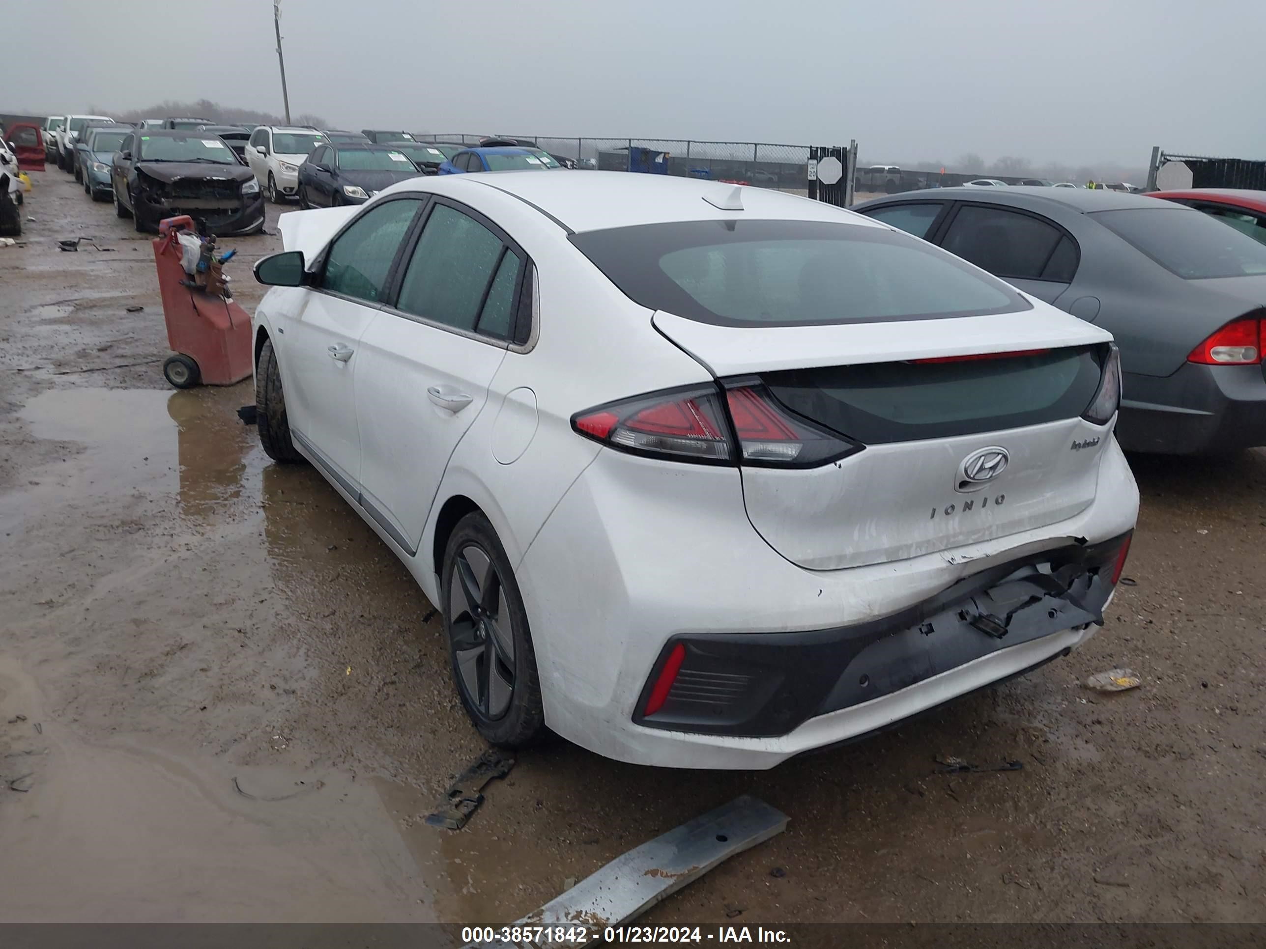 Photo 2 VIN: KMHC05LC0LU240674 - HYUNDAI IONIQ 