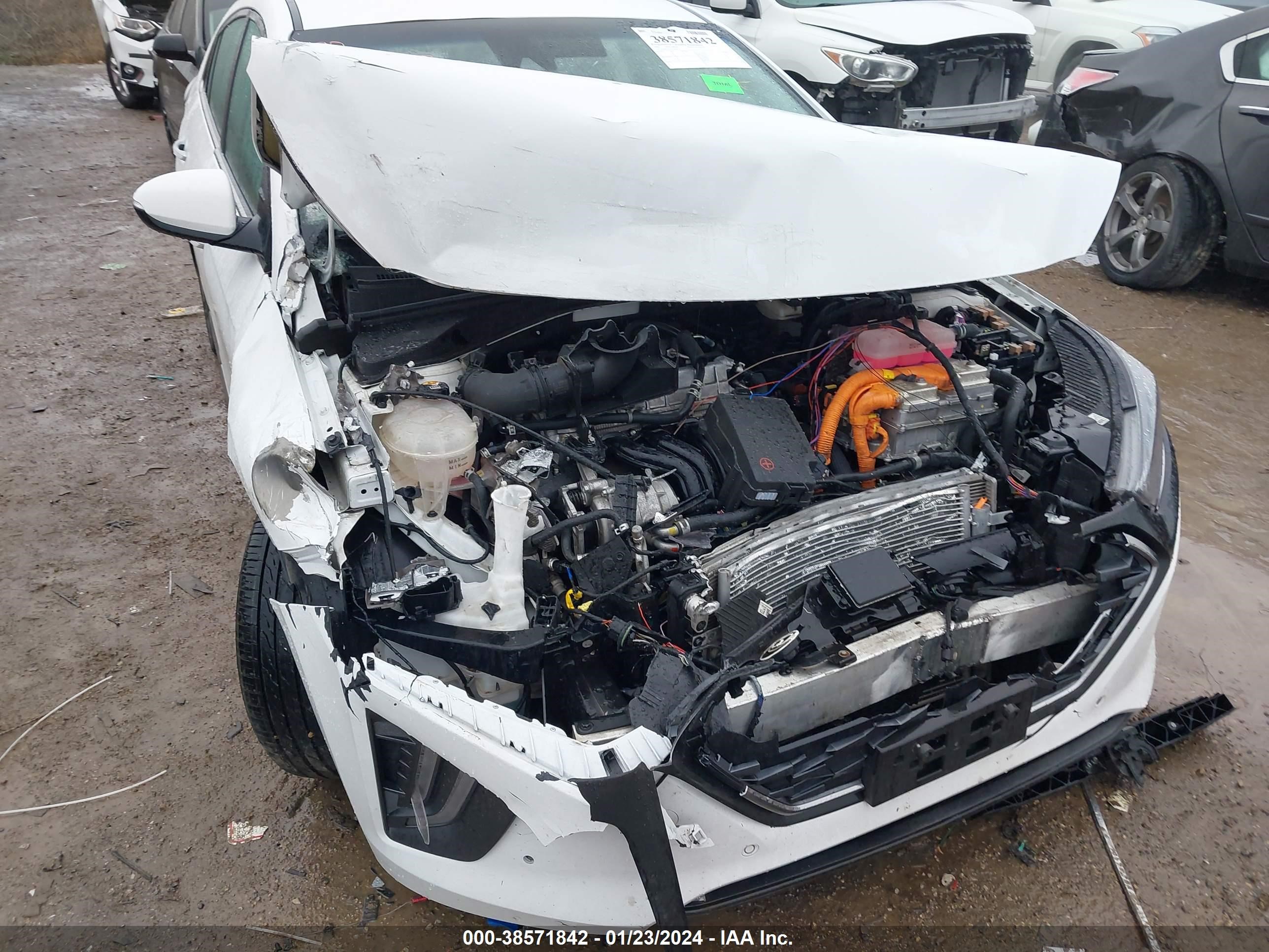 Photo 5 VIN: KMHC05LC0LU240674 - HYUNDAI IONIQ 