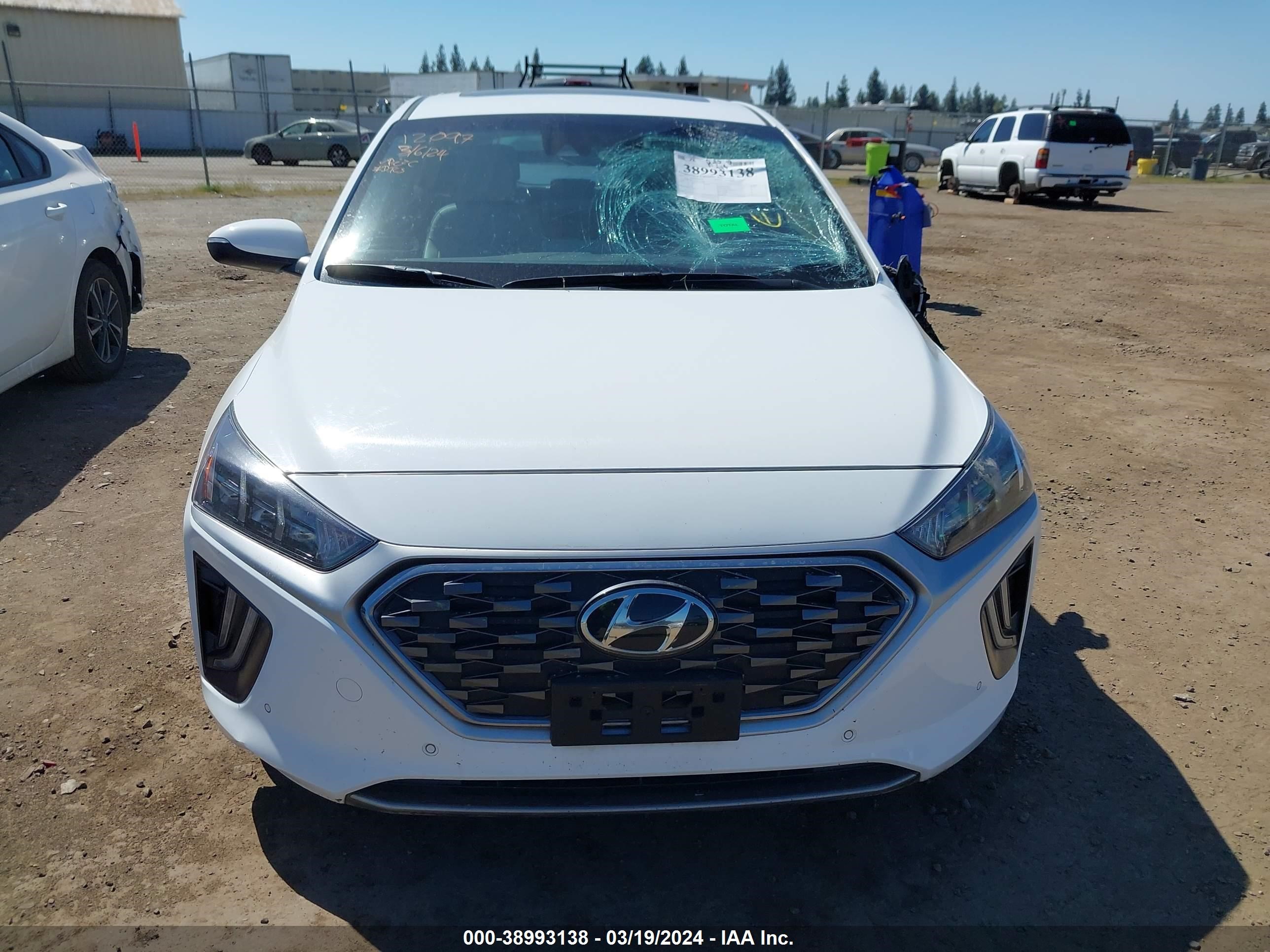 Photo 11 VIN: KMHC05LC7MU261068 - HYUNDAI IONIQ 