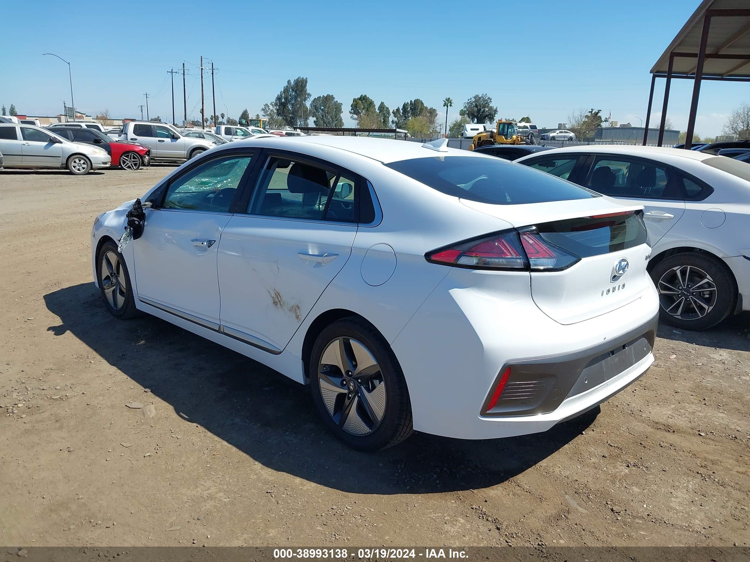 Photo 2 VIN: KMHC05LC7MU261068 - HYUNDAI IONIQ 