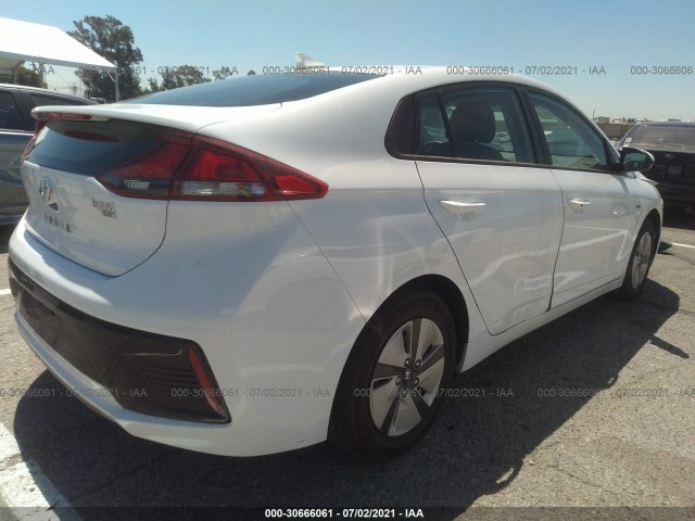 Photo 3 VIN: KMHC65LC0HU038973 - HYUNDAI IONIQ HYBRID 