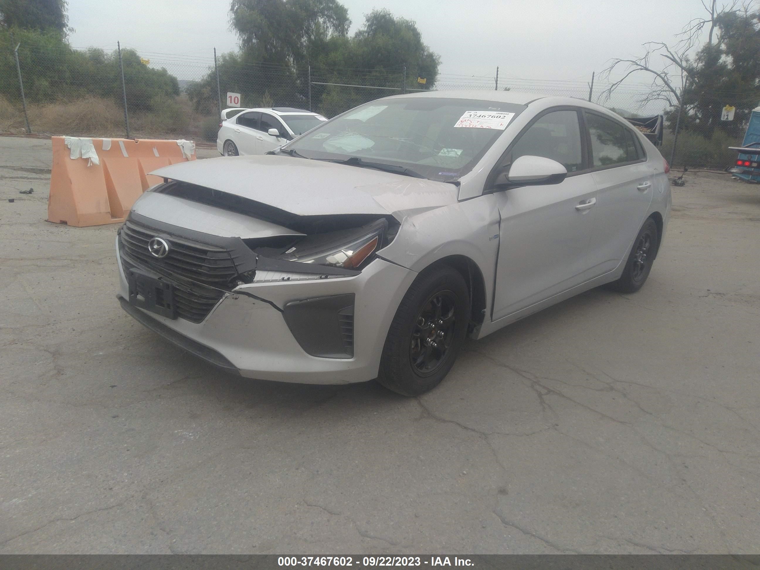 Photo 1 VIN: KMHC65LC0JU083269 - HYUNDAI IONIQ 