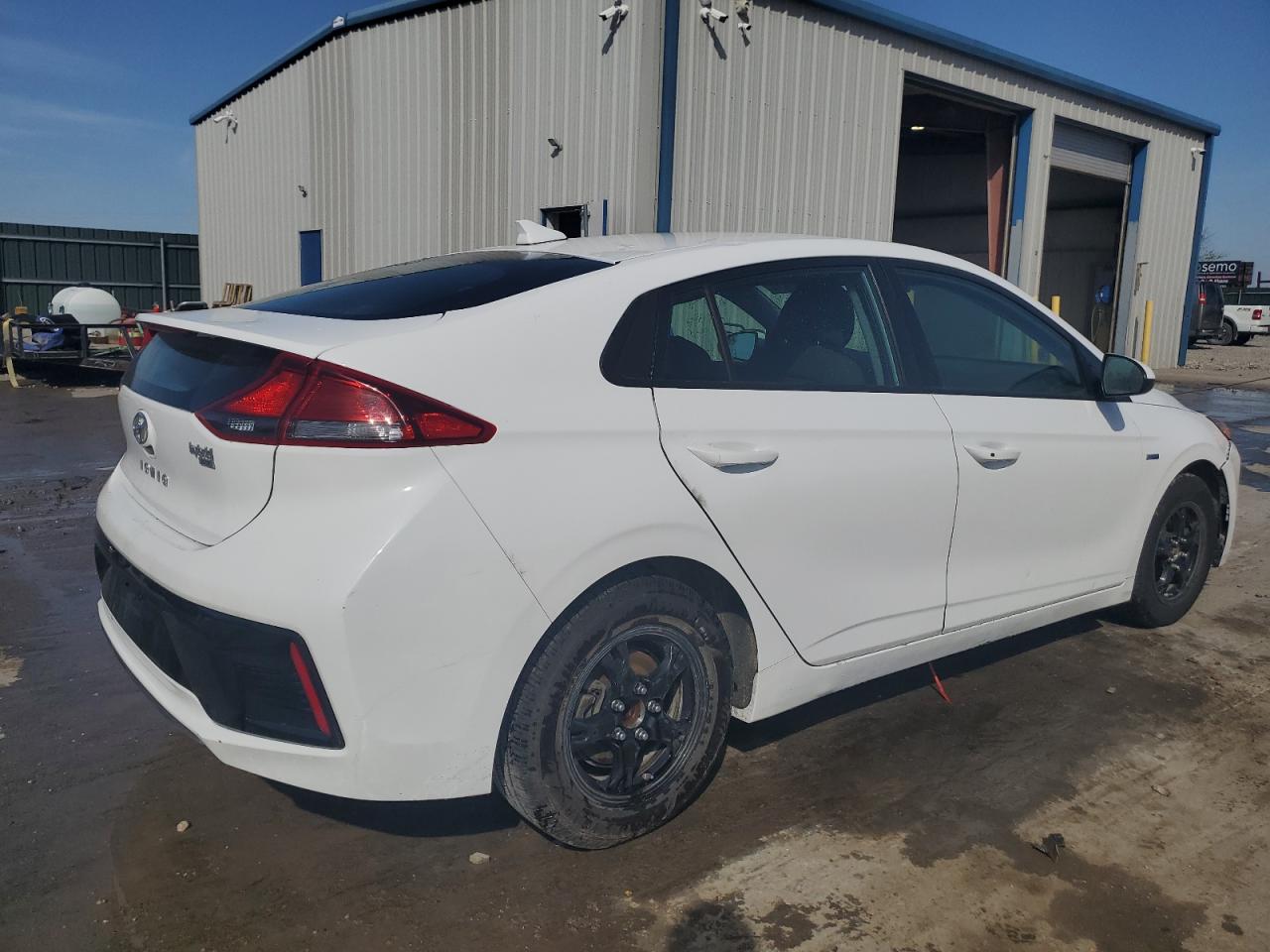 Photo 2 VIN: KMHC65LC0KU115428 - HYUNDAI IONIQ 