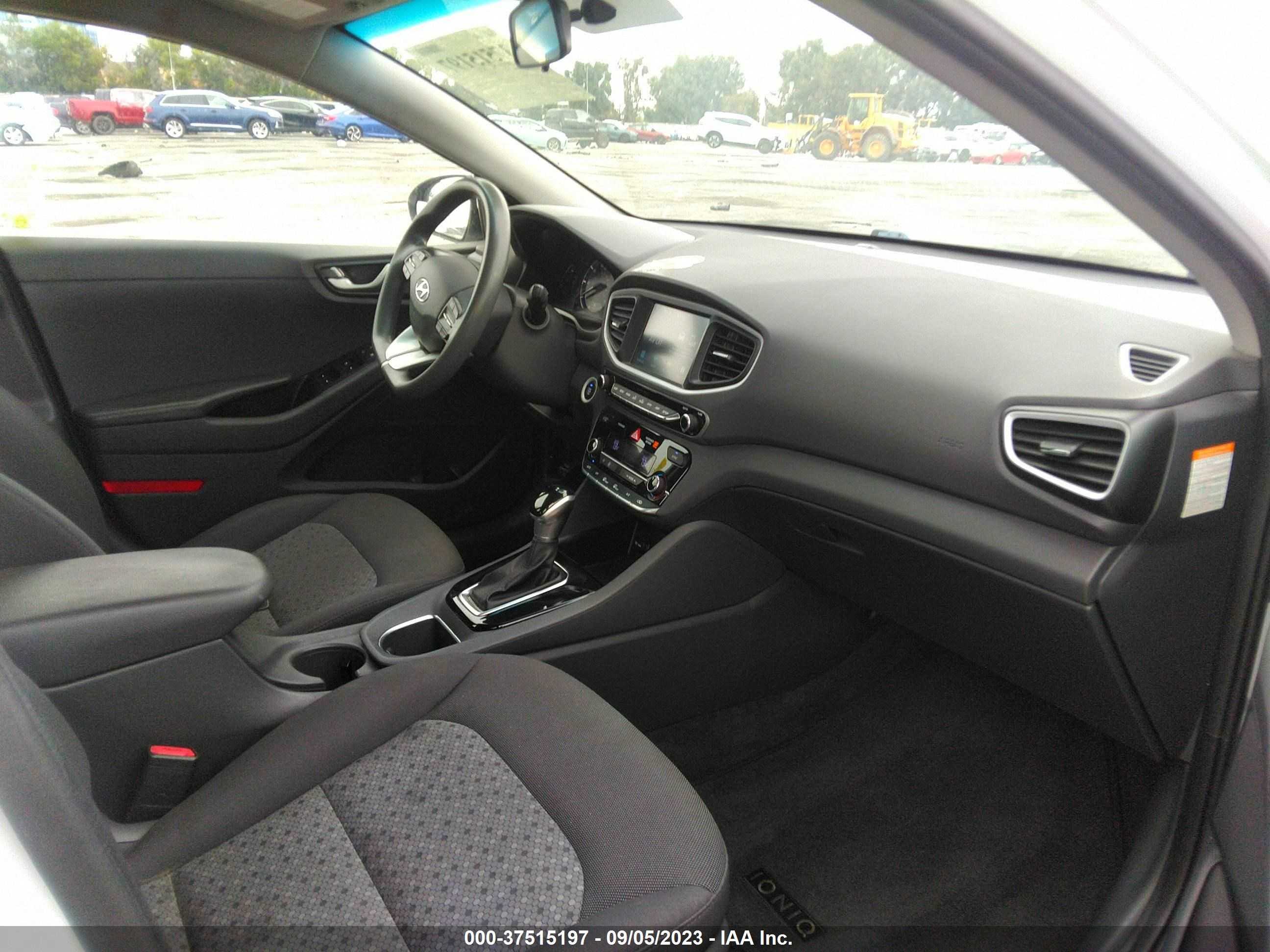 Photo 4 VIN: KMHC65LC0KU168517 - HYUNDAI IONIQ 