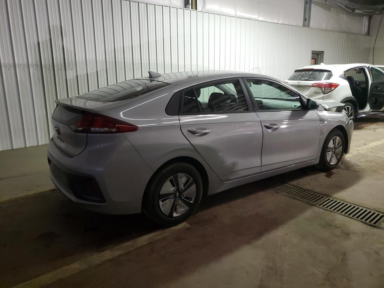 Photo 2 VIN: KMHC65LC0LU216079 - HYUNDAI IONIQ 