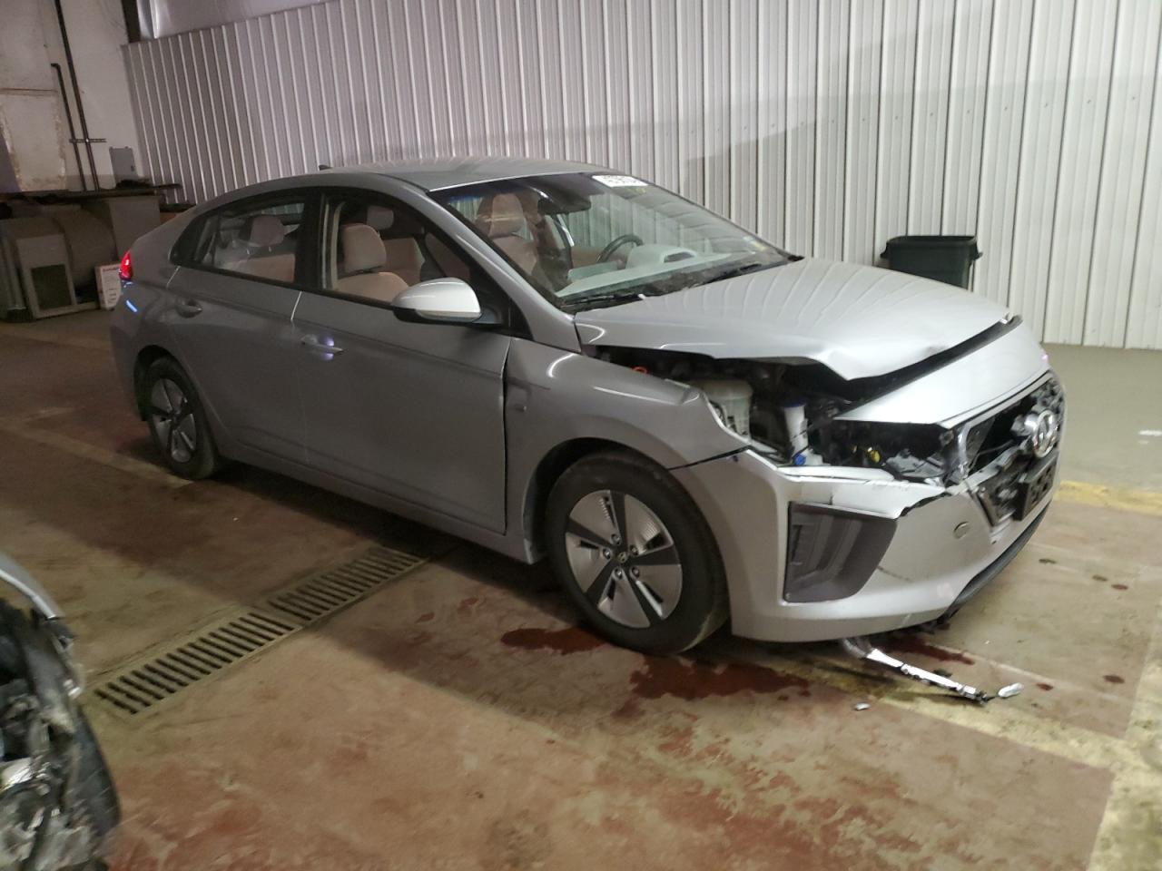 Photo 3 VIN: KMHC65LC0LU216079 - HYUNDAI IONIQ 