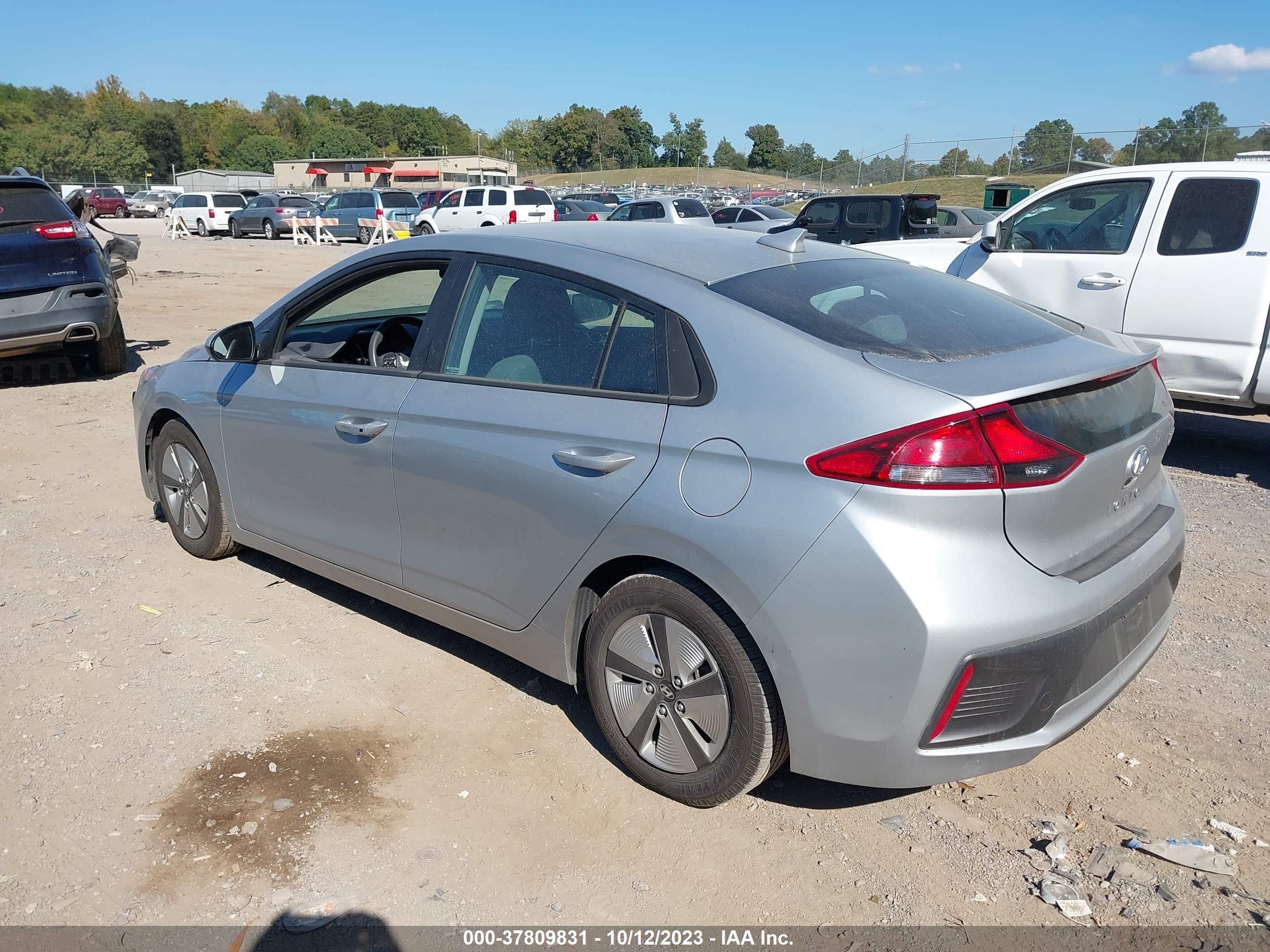 Photo 2 VIN: KMHC65LC0MU261587 - HYUNDAI IONIQ 