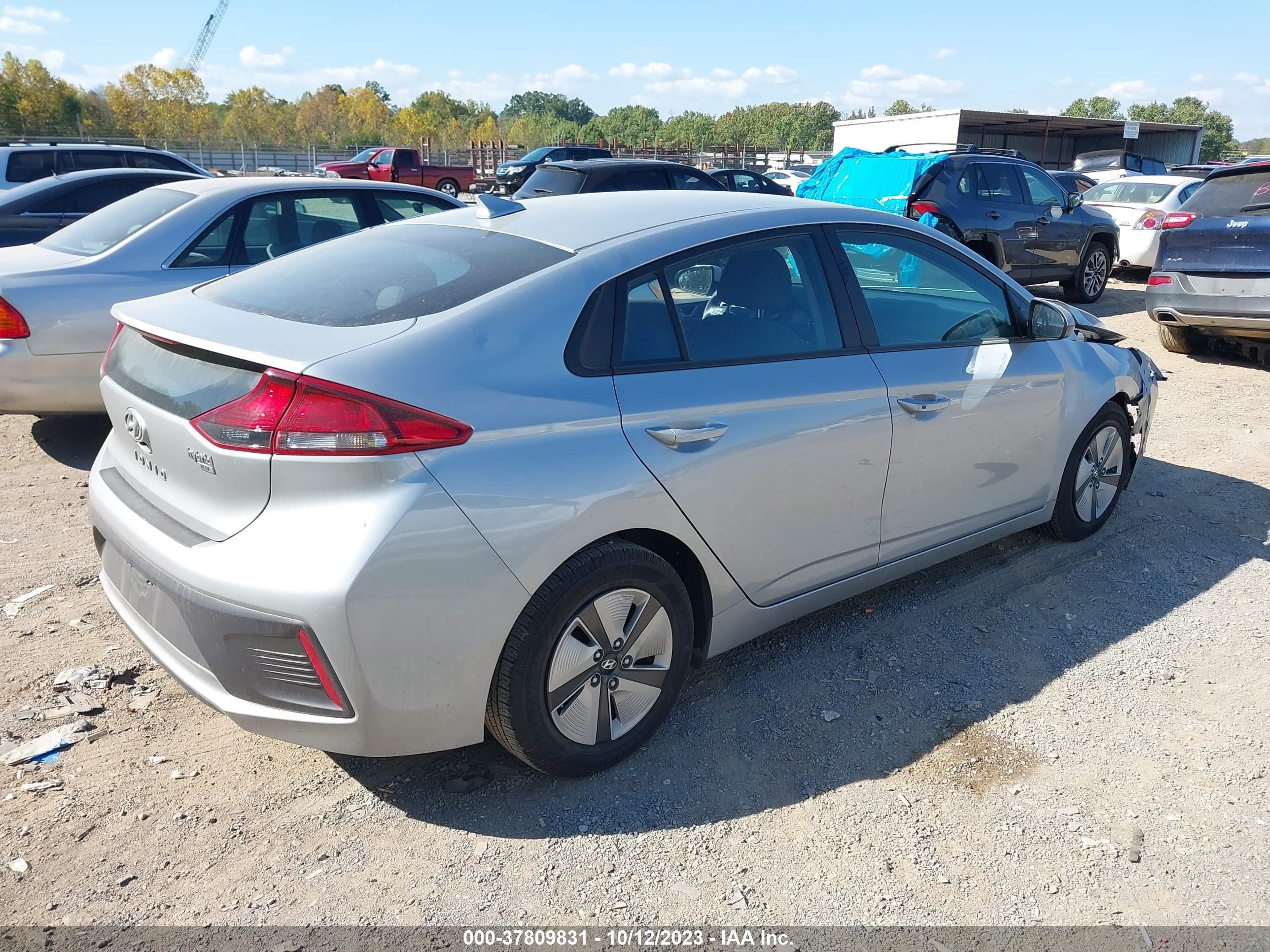 Photo 3 VIN: KMHC65LC0MU261587 - HYUNDAI IONIQ 