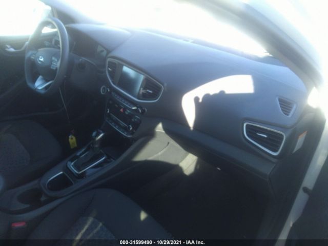 Photo 4 VIN: KMHC65LC1JU084737 - HYUNDAI IONIQ HYBRID 