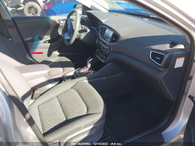 Photo 4 VIN: KMHC65LC1KU117933 - HYUNDAI IONIQ HYBRID 