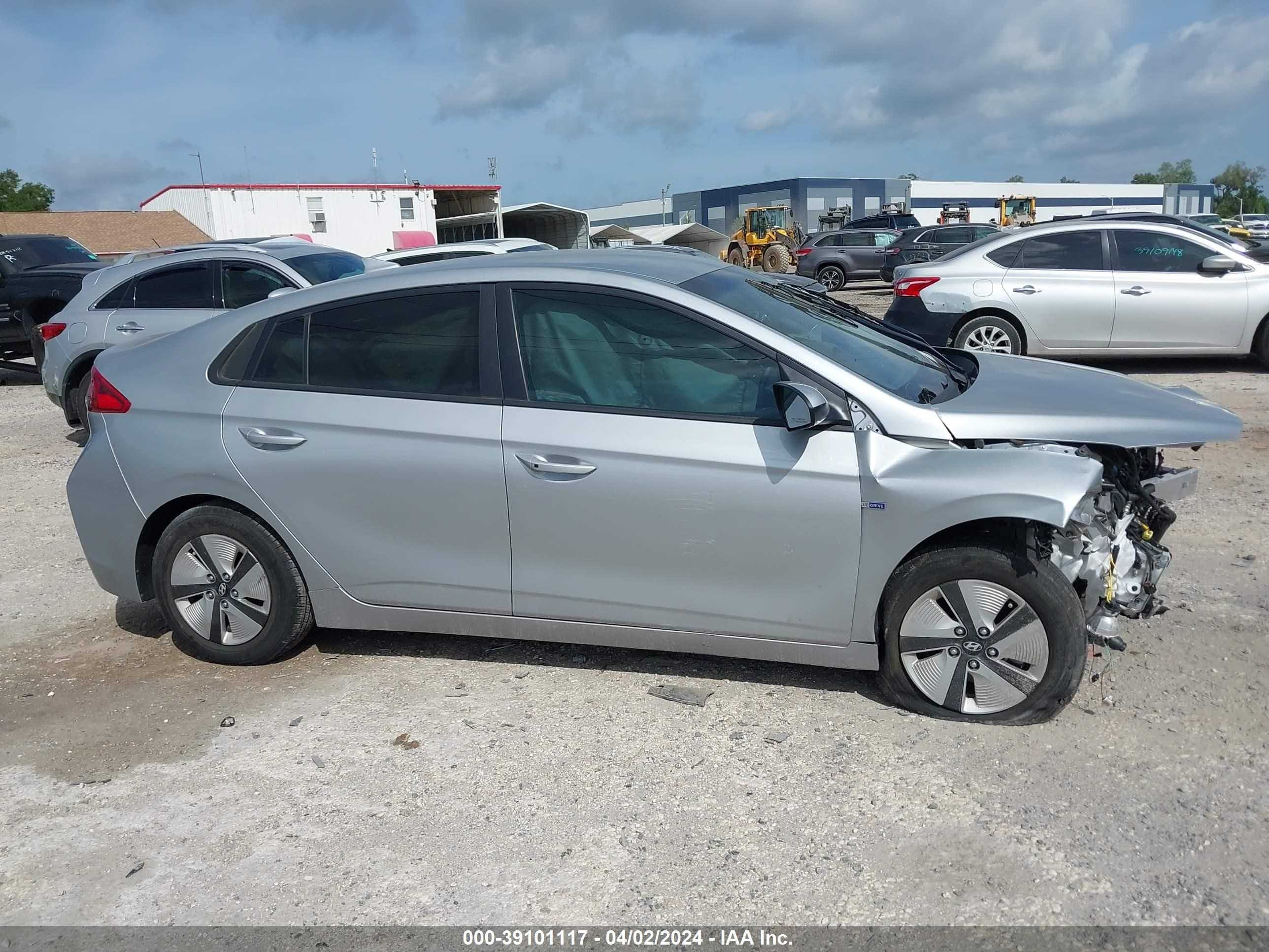 Photo 12 VIN: KMHC65LC1LU231920 - HYUNDAI IONIQ 