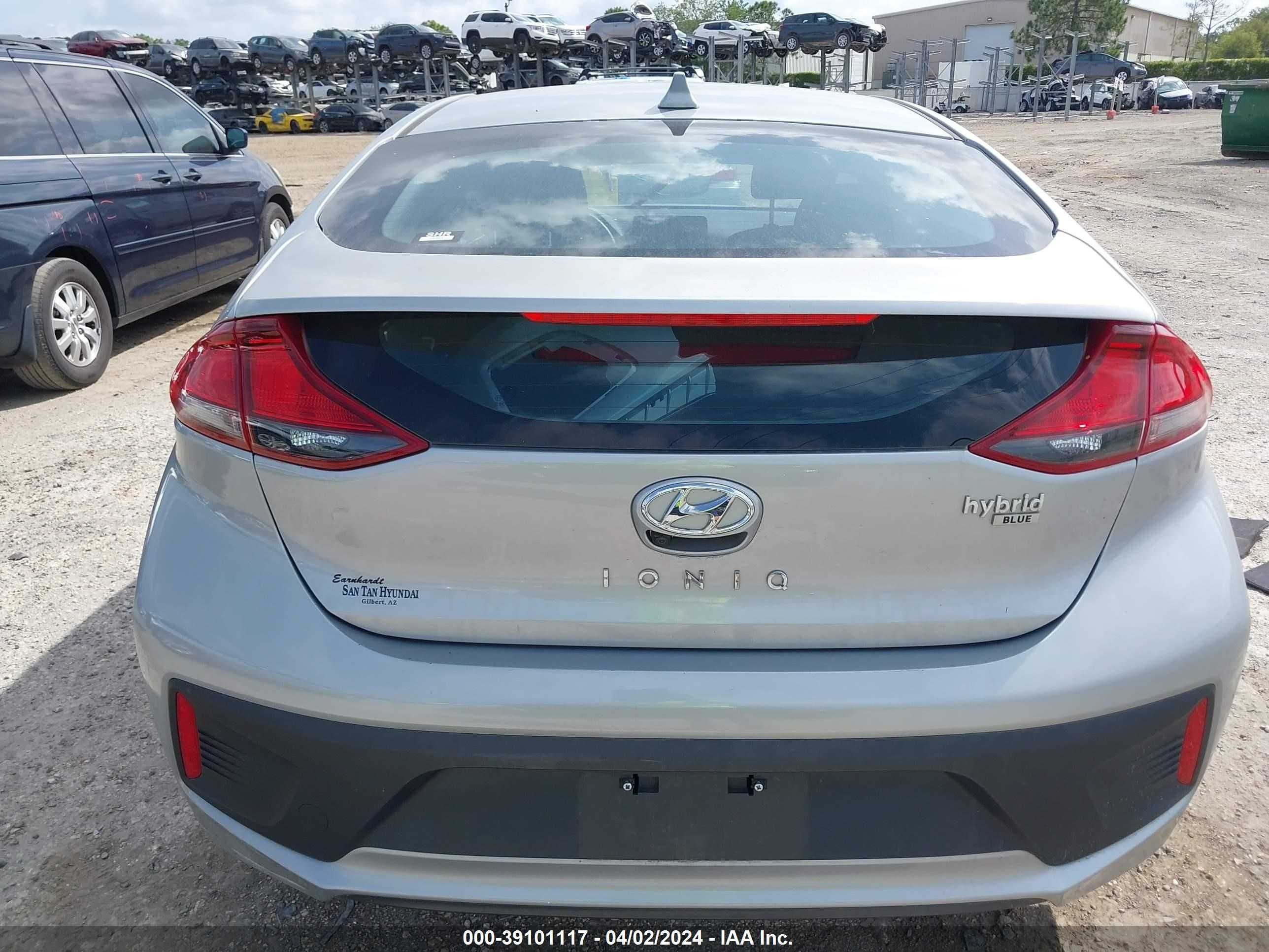 Photo 15 VIN: KMHC65LC1LU231920 - HYUNDAI IONIQ 