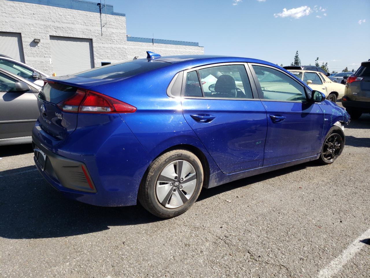 Photo 2 VIN: KMHC65LC1LU239483 - HYUNDAI IONIQ 