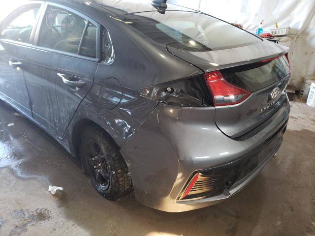 Photo 8 VIN: KMHC65LC2HU024847 - HYUNDAI IONIQ BLUE 