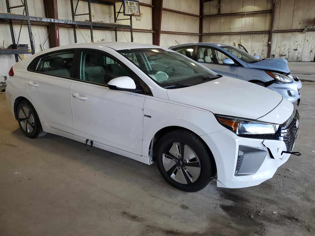 Photo 3 VIN: KMHC65LC2JU059961 - HYUNDAI IONIQ 