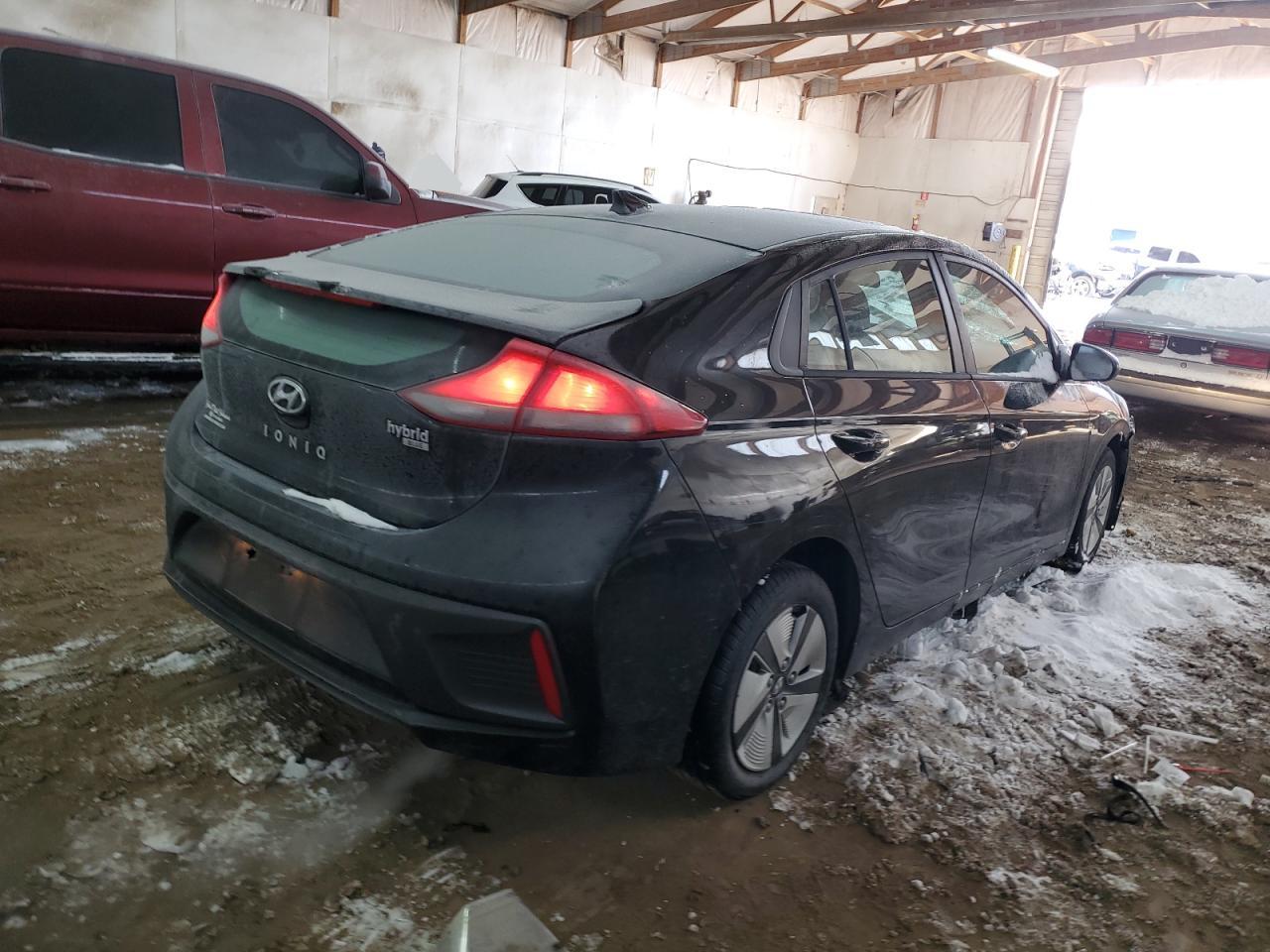 Photo 2 VIN: KMHC65LC3HU022329 - HYUNDAI IONIQ 