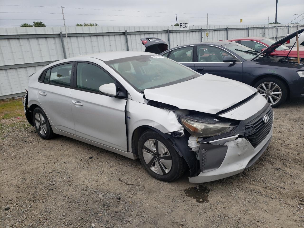 Photo 3 VIN: KMHC65LC3JU100212 - HYUNDAI IONIQ 