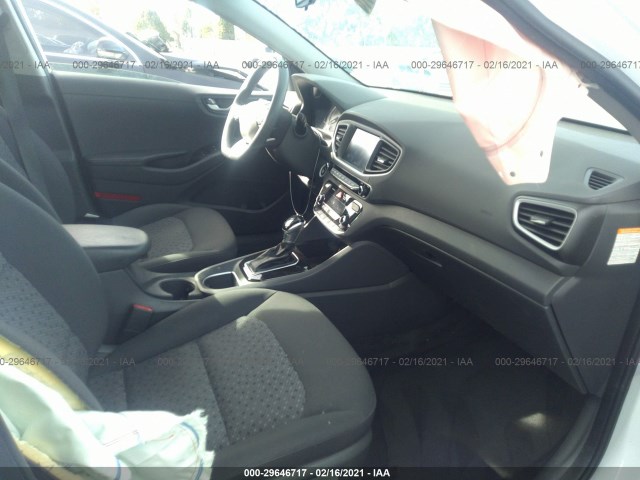 Photo 4 VIN: KMHC65LC3KU111065 - HYUNDAI IONIQ HYBRID 