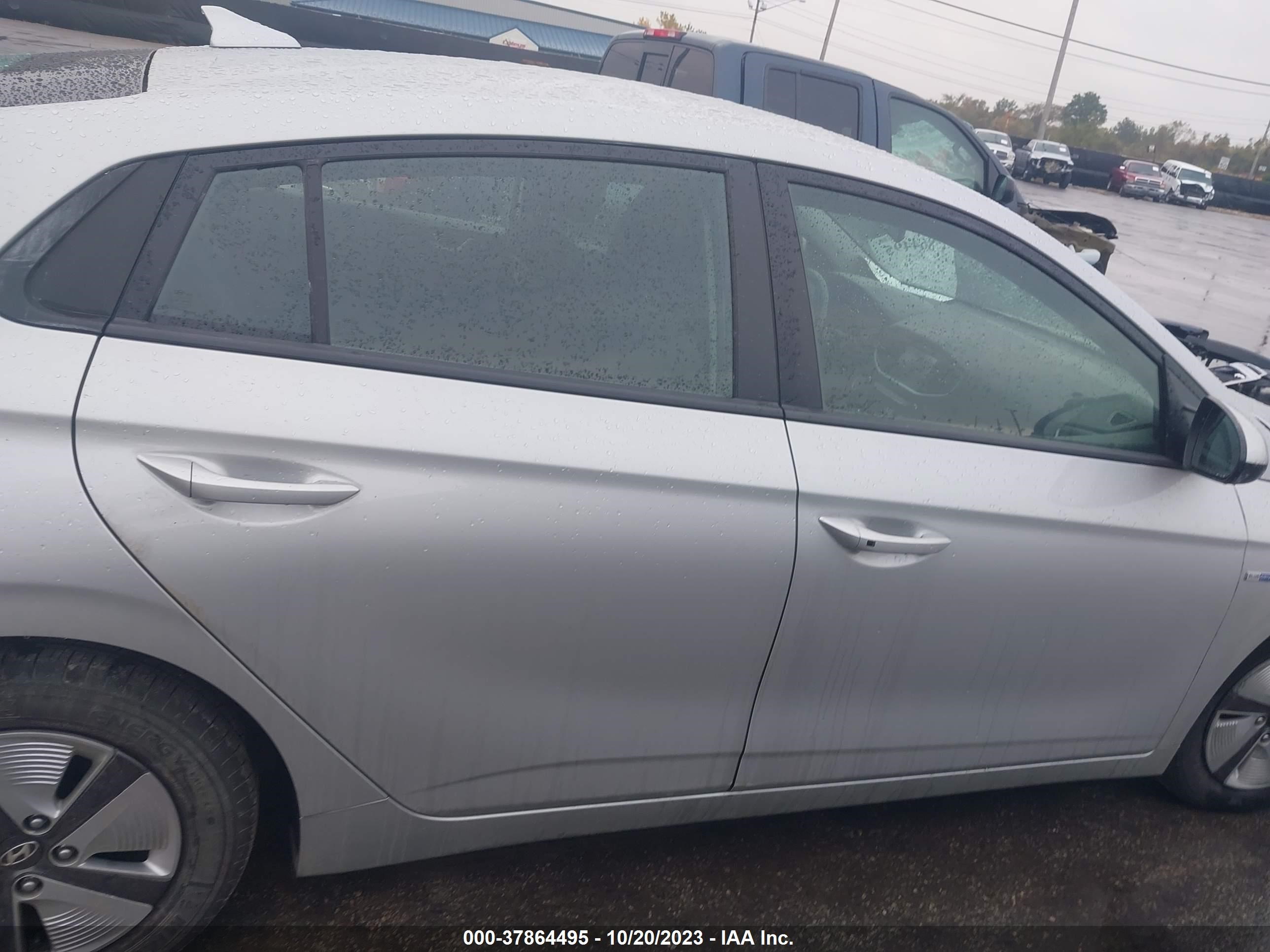 Photo 12 VIN: KMHC65LC3KU113804 - HYUNDAI IONIQ 