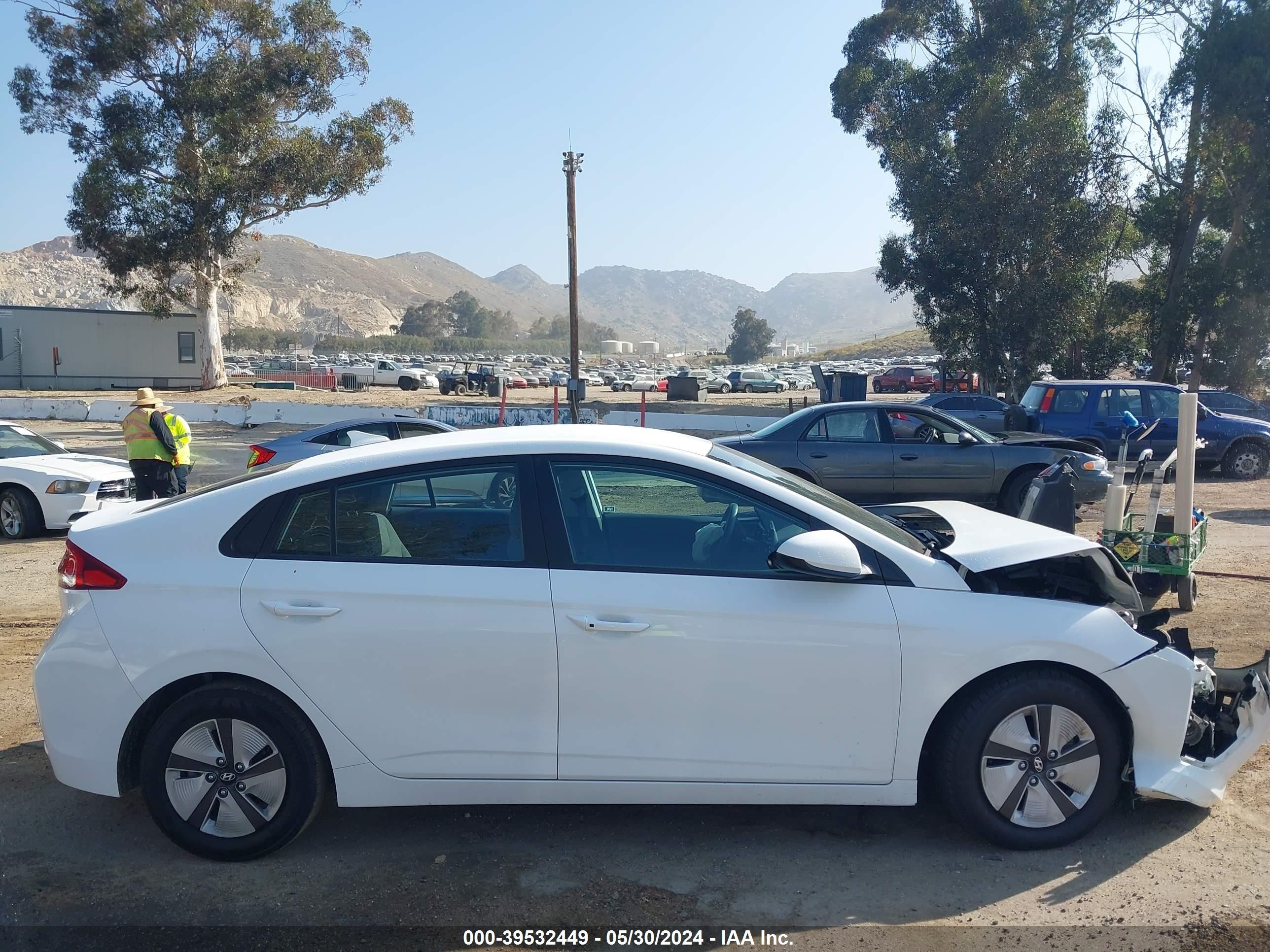 Photo 11 VIN: KMHC65LC3LU241235 - HYUNDAI IONIQ 