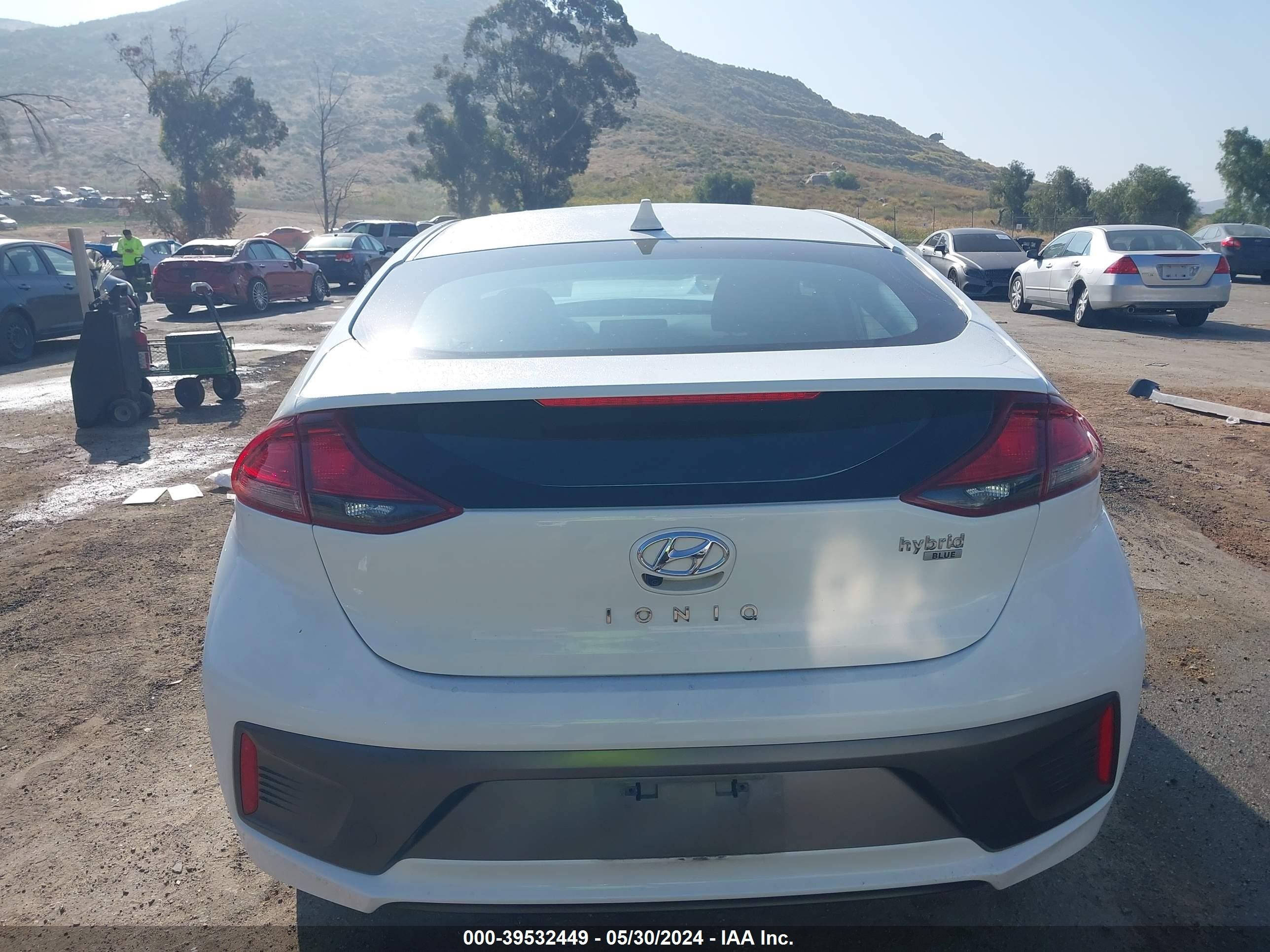 Photo 14 VIN: KMHC65LC3LU241235 - HYUNDAI IONIQ 