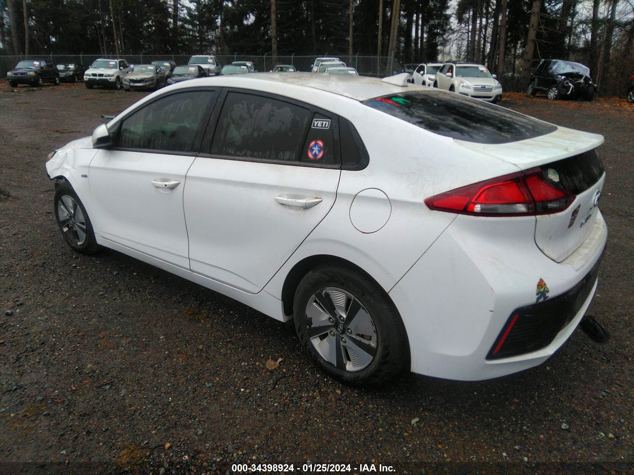 Photo 2 VIN: KMHC65LC4HU024378 - HYUNDAI IONIQ 