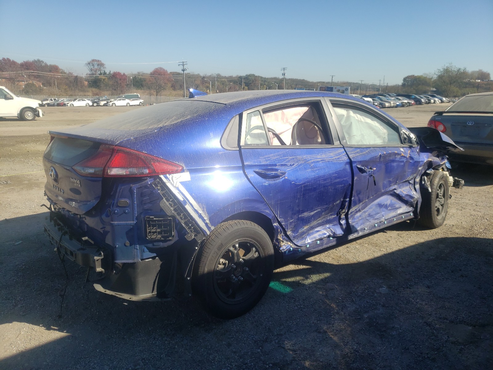 Photo 3 VIN: KMHC65LC4KU179374 - HYUNDAI IONIQ BLUE 