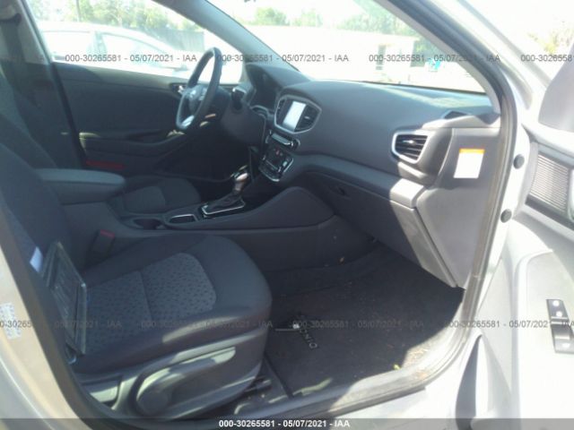 Photo 4 VIN: KMHC65LC6HU030943 - HYUNDAI IONIQ HYBRID 