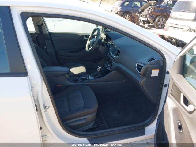 Photo 4 VIN: KMHC65LC6KU178808 - HYUNDAI IONIQ 