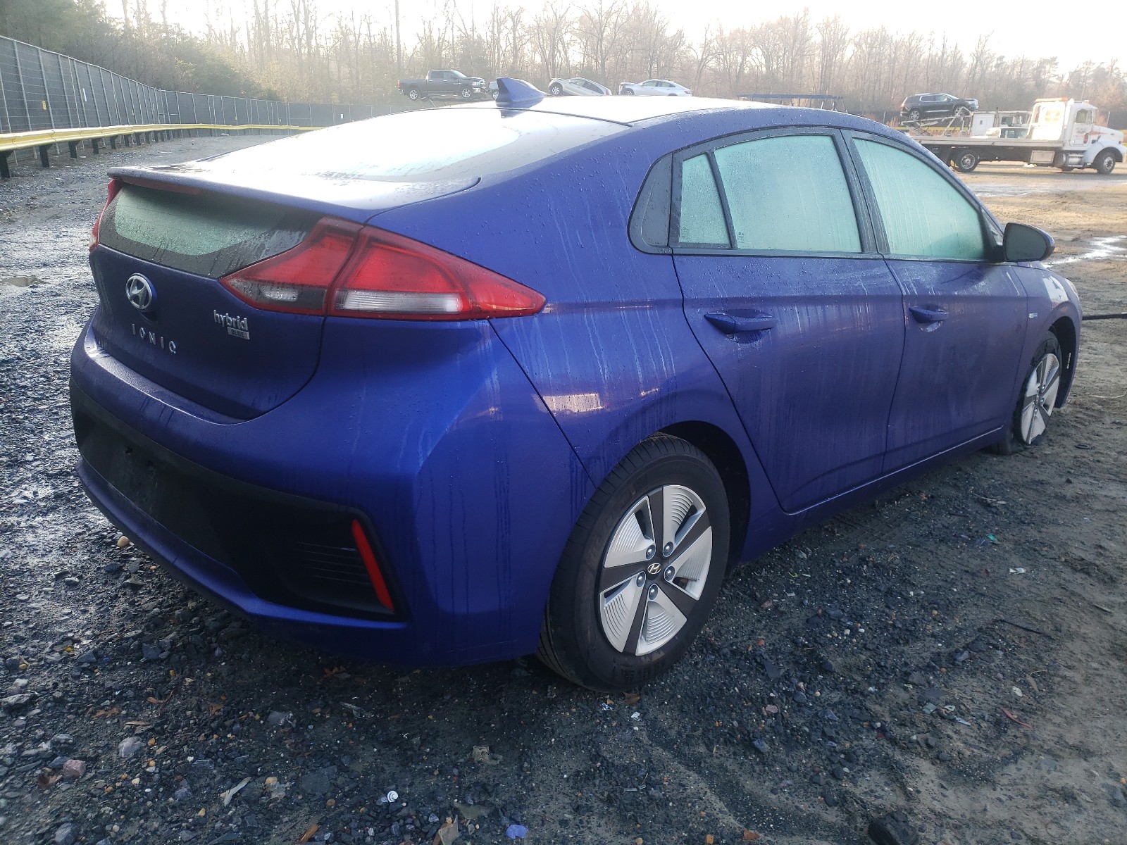 Photo 3 VIN: KMHC65LC6KU179750 - HYUNDAI IONIQ BLUE 