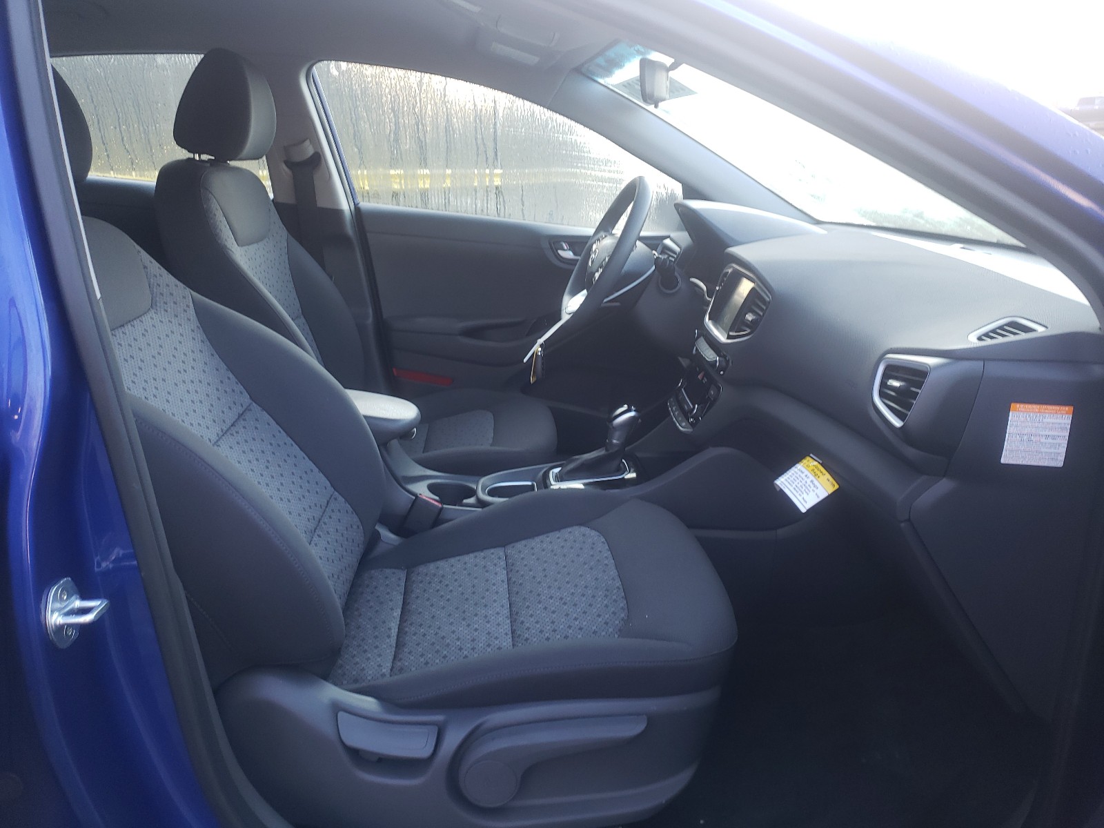 Photo 4 VIN: KMHC65LC6KU179750 - HYUNDAI IONIQ BLUE 