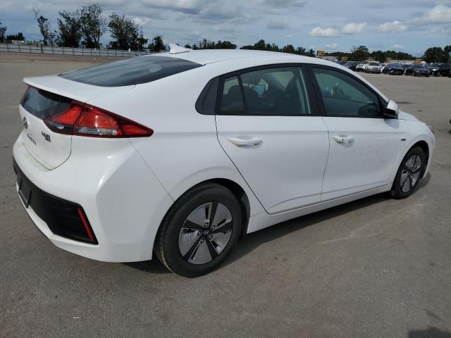 Photo 2 VIN: KMHC65LC7HU031390 - HYUNDAI IONIQ BLUE 