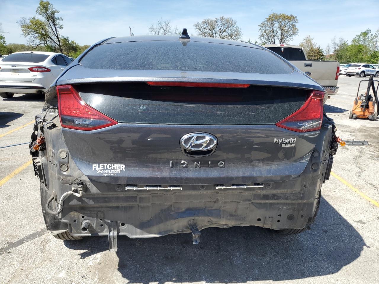 Photo 5 VIN: KMHC65LC7JU065013 - HYUNDAI IONIQ 