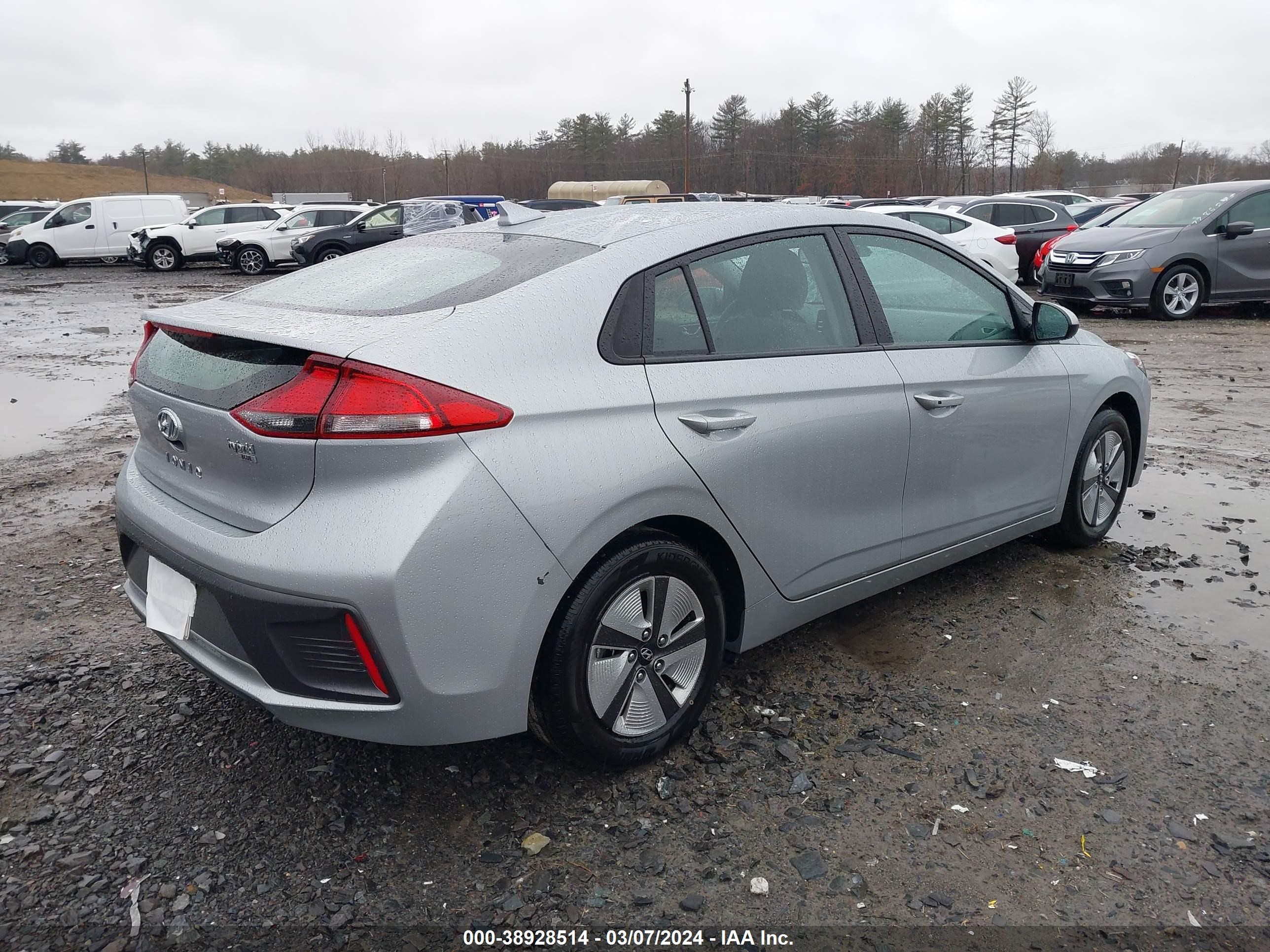 Photo 3 VIN: KMHC65LC7MU246987 - HYUNDAI IONIQ 