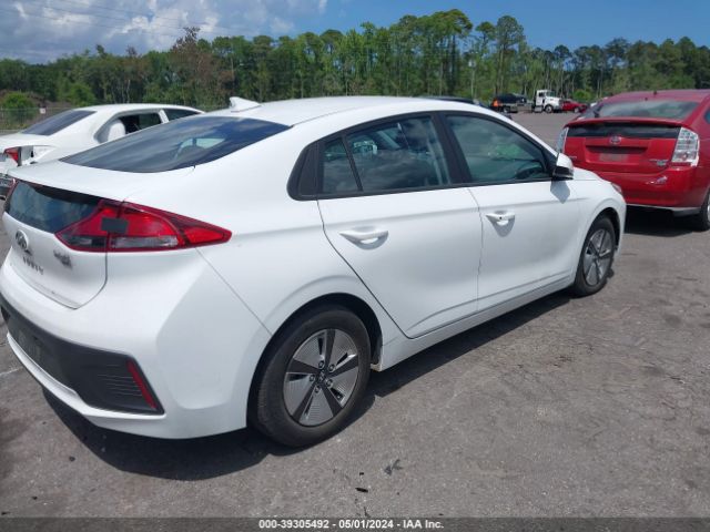 Photo 3 VIN: KMHC65LC7MU252837 - HYUNDAI IONIQ HYBRID 