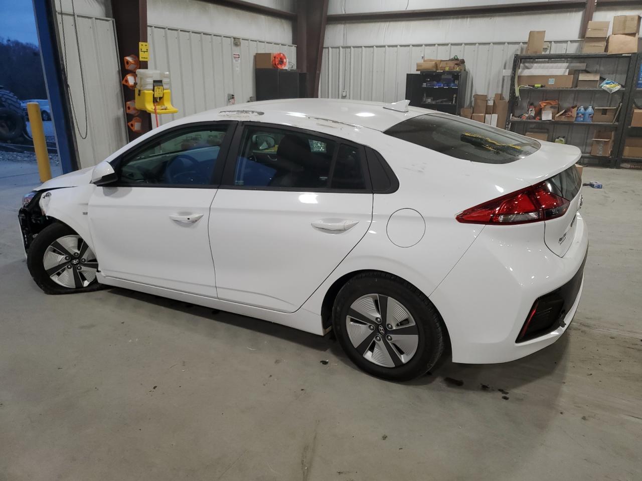 Photo 1 VIN: KMHC65LC8HU046240 - HYUNDAI IONIQ 