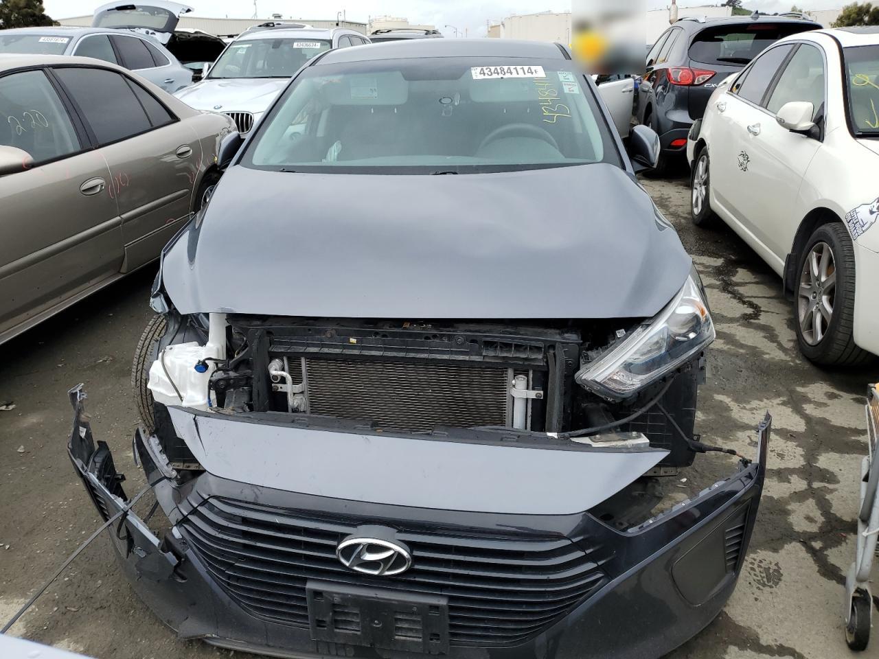 Photo 4 VIN: KMHC65LC8KU131506 - HYUNDAI IONIQ 