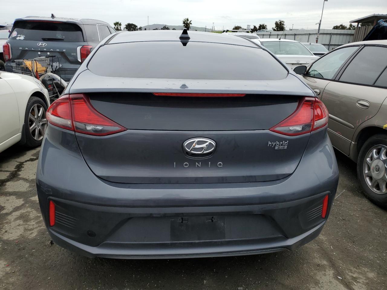 Photo 5 VIN: KMHC65LC8KU131506 - HYUNDAI IONIQ 