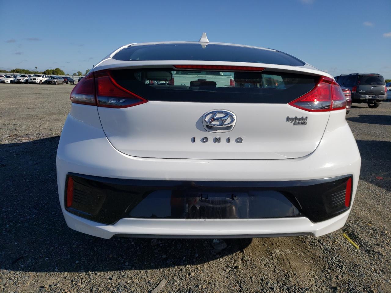 Photo 5 VIN: KMHC65LC9KU122801 - HYUNDAI IONIQ 