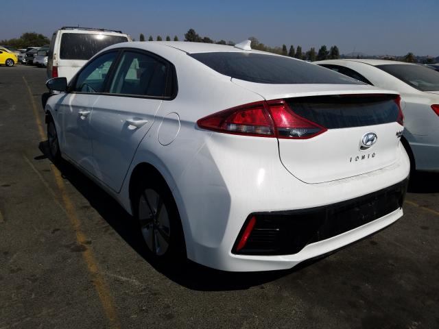 Photo 2 VIN: KMHC65LC9KU167611 - HYUNDAI IONIQ BLUE 