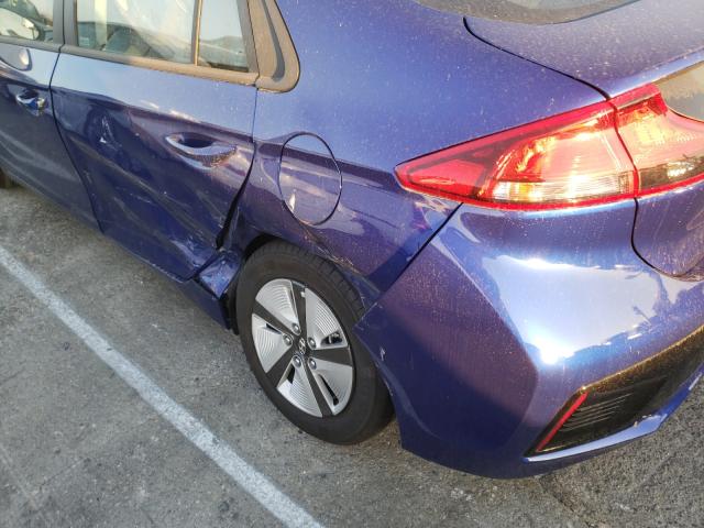 Photo 8 VIN: KMHC65LC9KU180648 - HYUNDAI IONIQ BLUE 