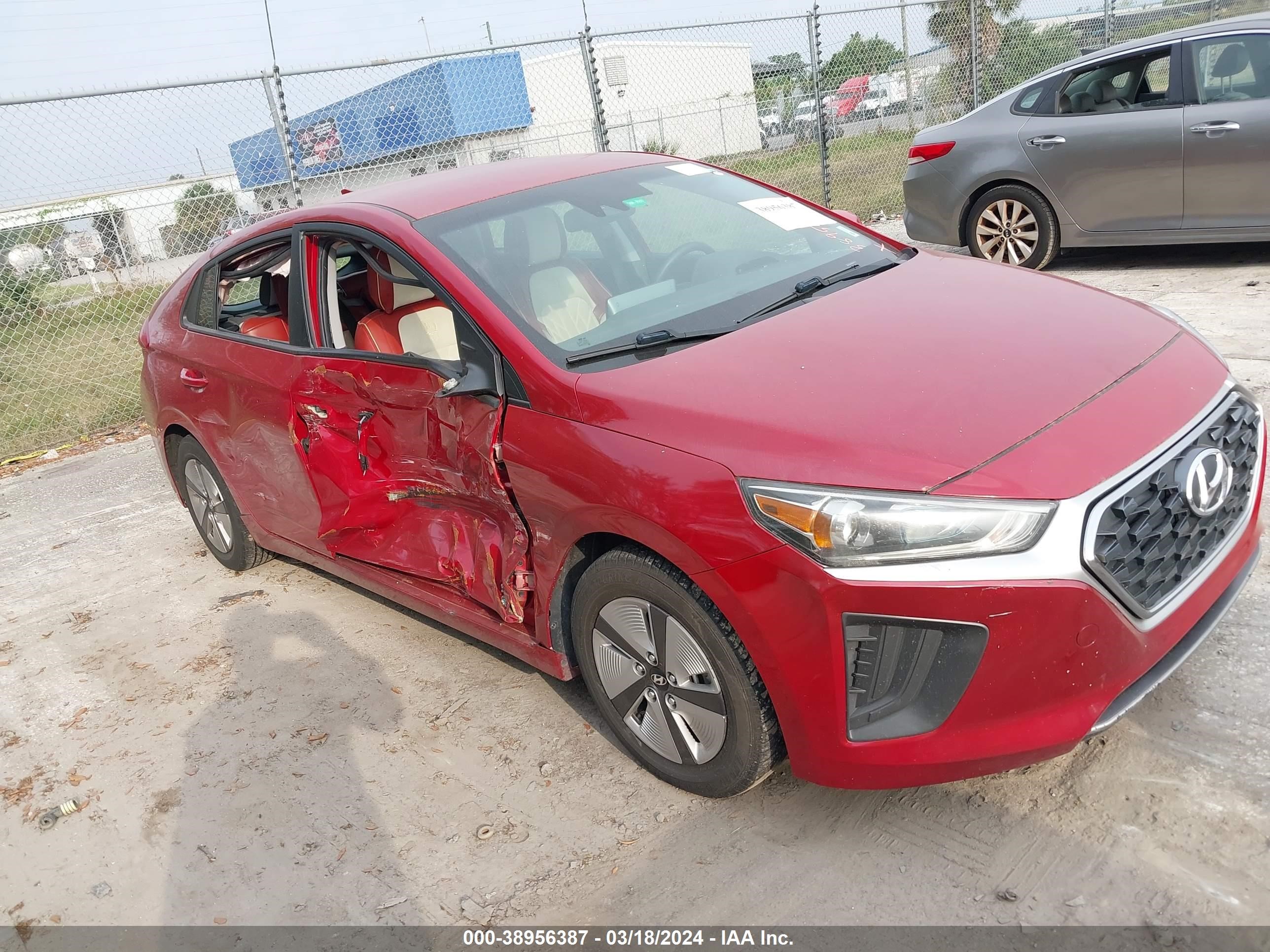 Photo 5 VIN: KMHC65LC9MU252872 - HYUNDAI IONIQ 