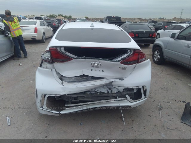 Photo 5 VIN: KMHC65LCXHU032338 - HYUNDAI IONIQ HYBRID 