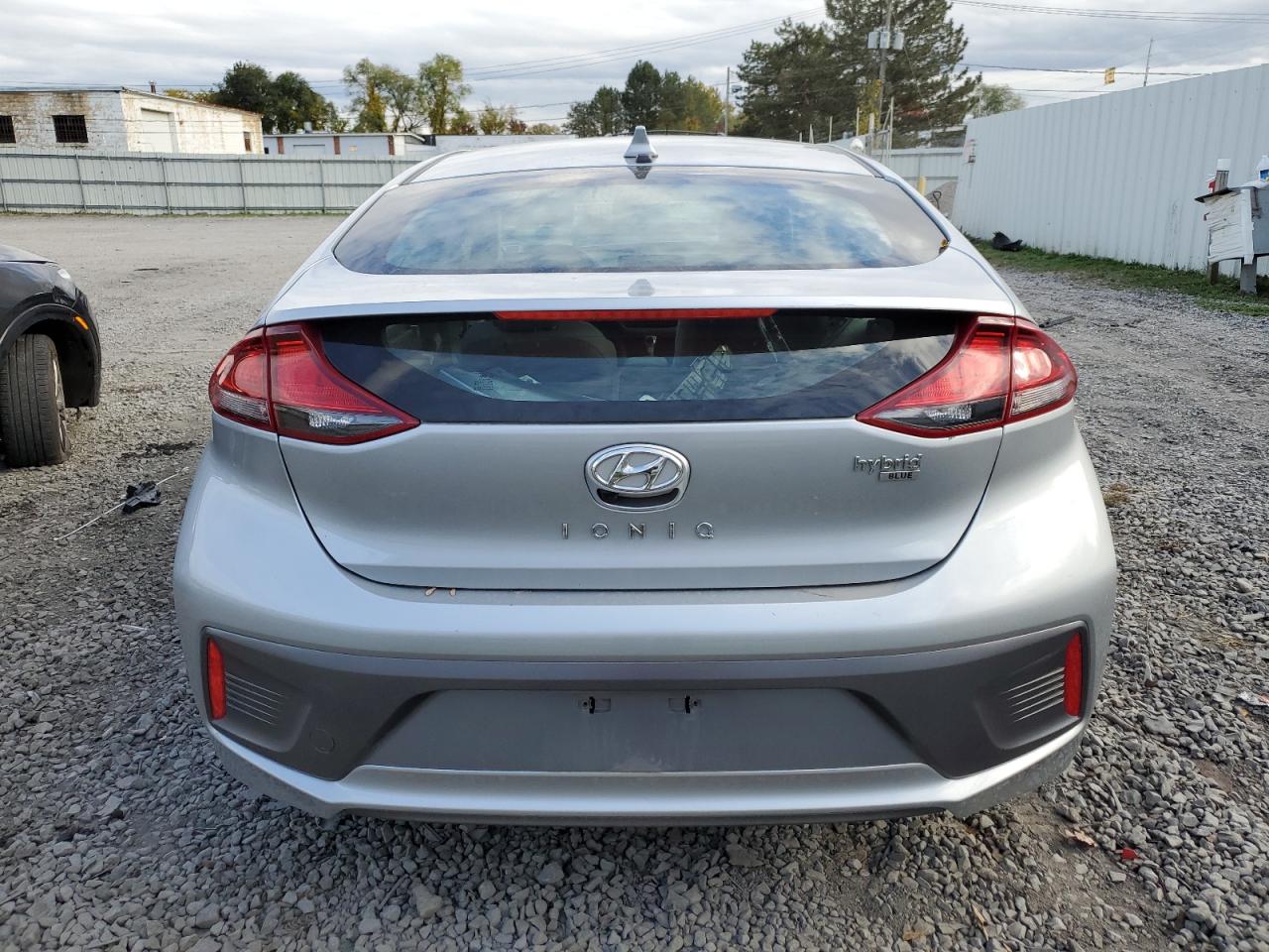 Photo 5 VIN: KMHC65LCXNU285137 - HYUNDAI IONIQ 