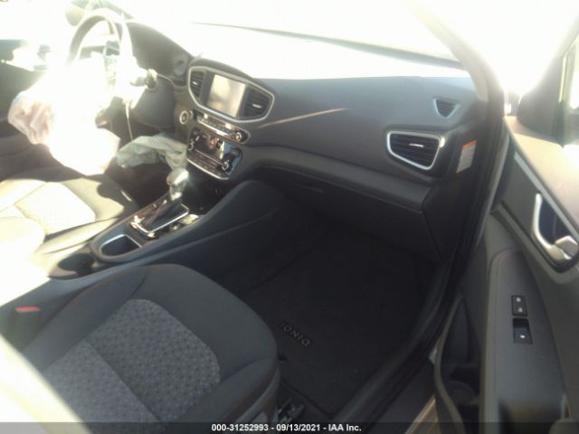 Photo 4 VIN: KMHC65LD8KU147021 - HYUNDAI IONIQ PLUG-IN HYBRID 