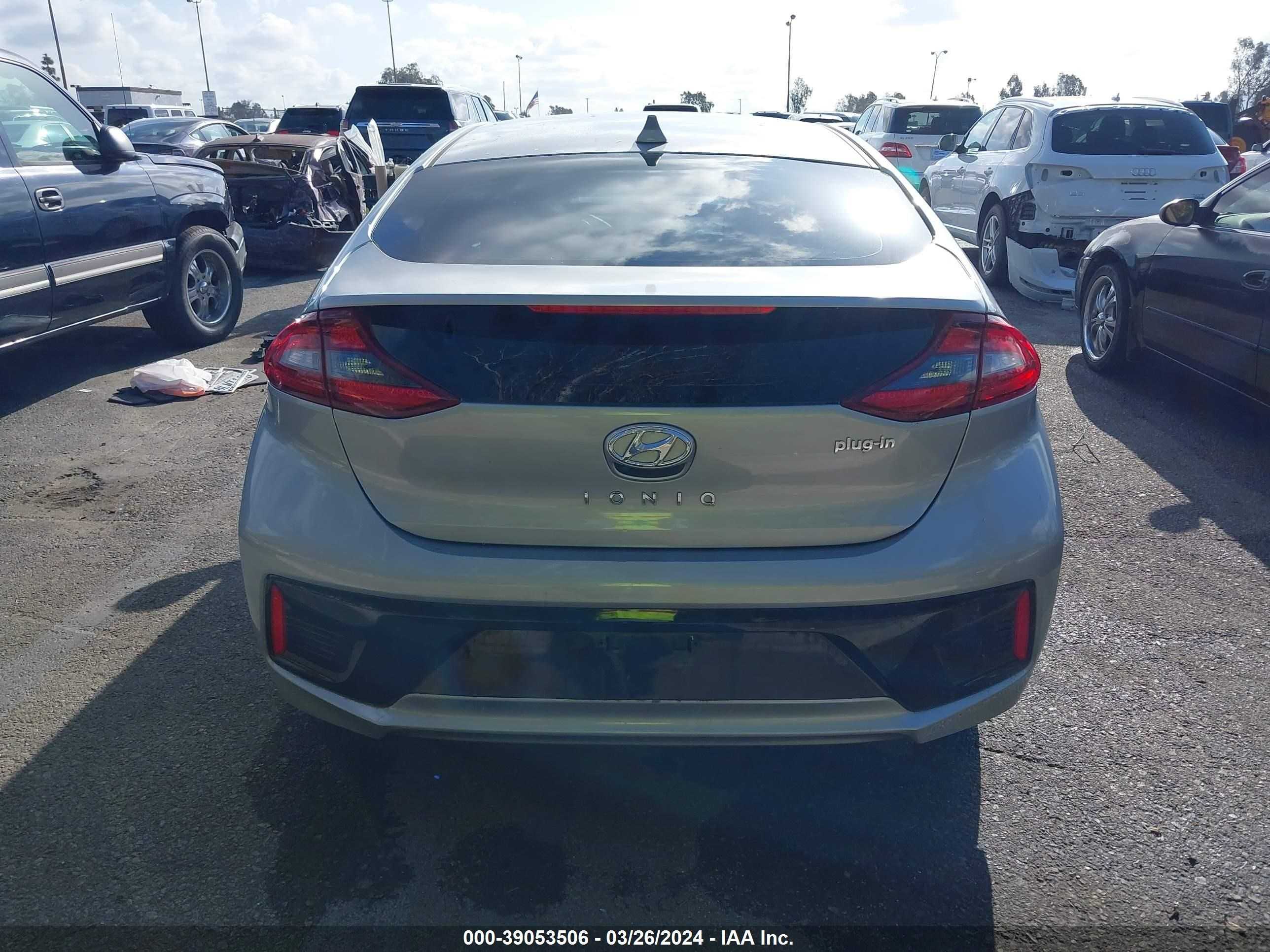 Photo 16 VIN: KMHC65LD8KU169567 - HYUNDAI IONIQ 