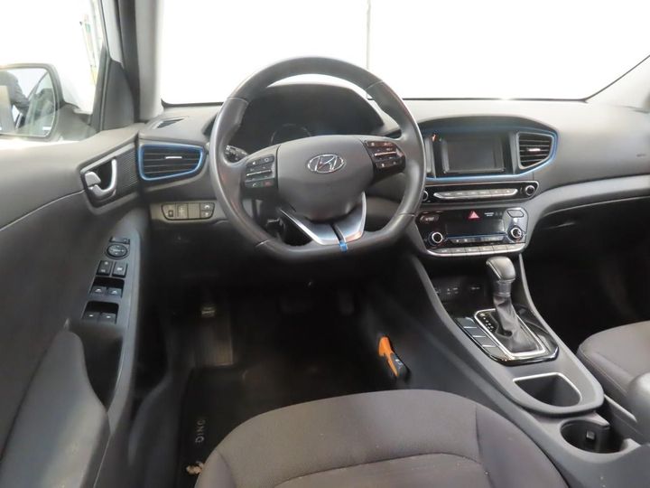 Photo 6 VIN: KMHC751CGHU024345 - HYUNDAI IONIQ 