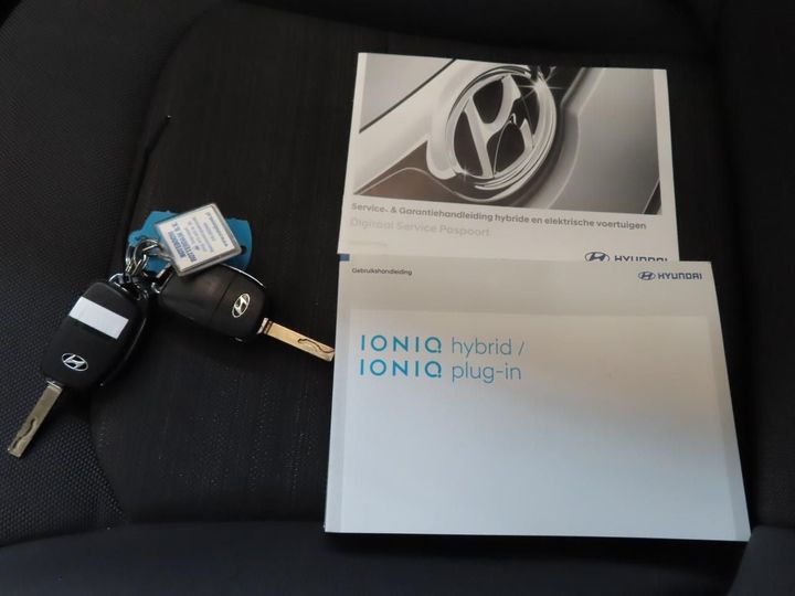 Photo 10 VIN: KMHC751CGHU038208 - HYUNDAI IONIQ 