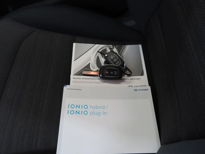 Photo 9 VIN: KMHC751CGHU048193 - HYUNDAI IONIQ 