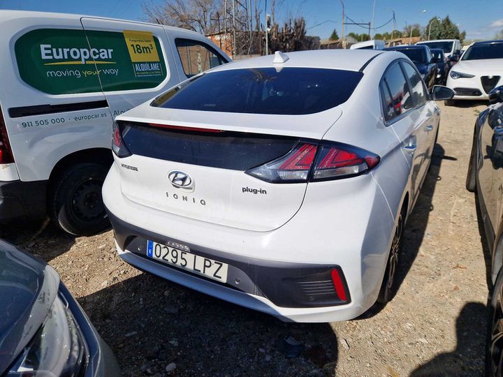 Photo 2 VIN: KMHC751DGMU236844 - HYUNDAI IONIQ 